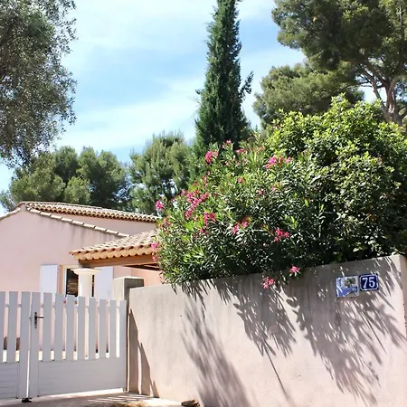 1 Avenue Des Amandiers Вилла