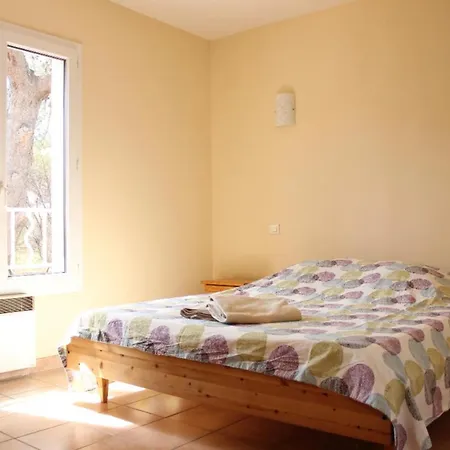 1 Avenue Des Amandiers Вилла